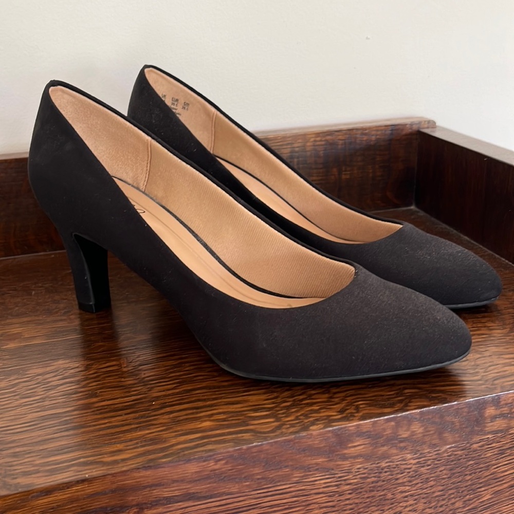 Black heels 9.5